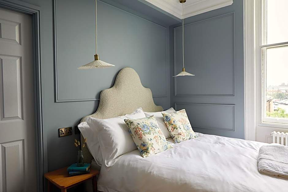 Railway House York by Chateau Anna