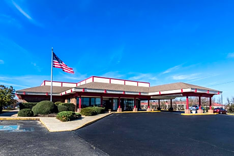 Econo Lodge Inn & Suites Conference Center Dublin