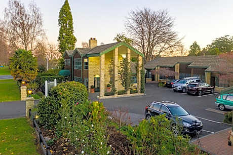 Cambridge Mews Motel