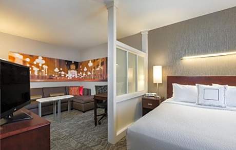 King Suite with Sofa Bed - Hearing Accessible