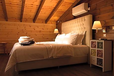 The Farmwood Cottage - 2 Bedroom Villa with Sauna & Shared Pool