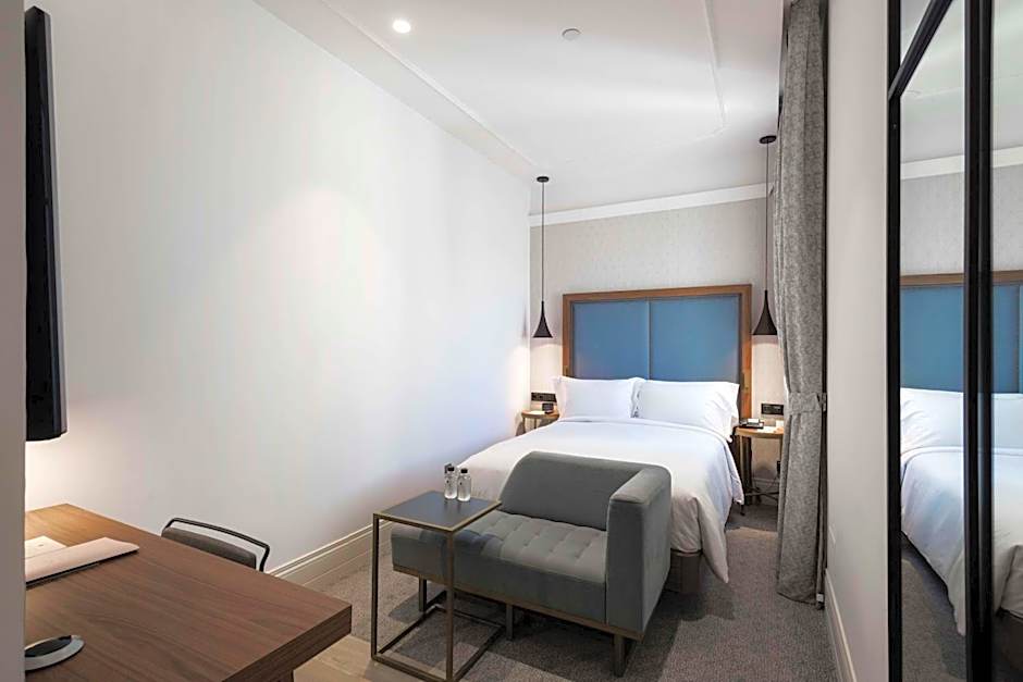 DoubleTree by Hilton Madrid - Prado