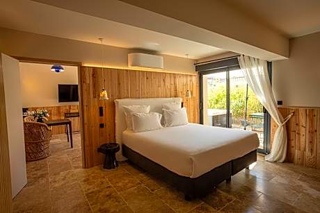 Jacuzzi Suite With Terrace