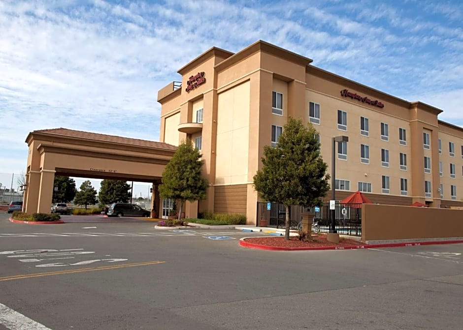 Hampton Inn By Hilton & Suites Pittsburg