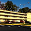 DIAMOND INN & SUITES