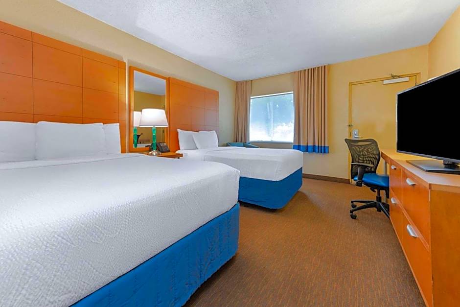La Quinta by Wyndham Fort Lauderdale Pompano Beach – Fort Lauderdale, FL