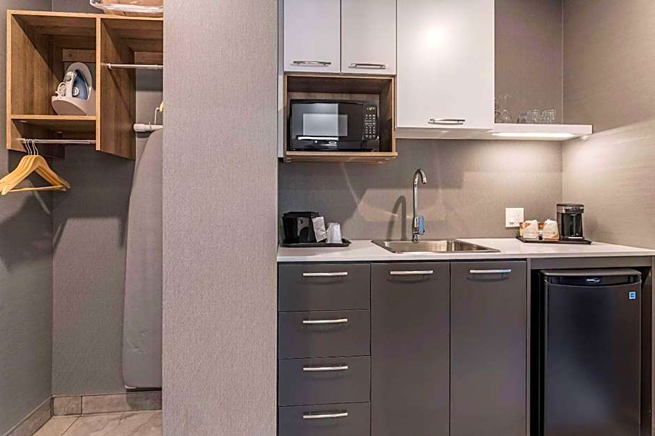 Quality Hotel & Conference Centre