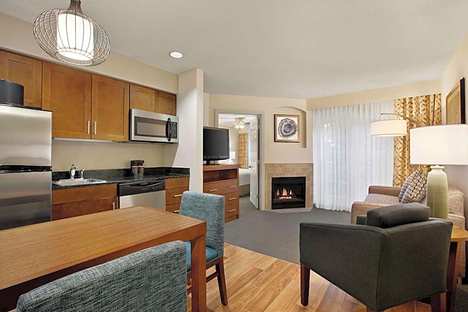 Homewood Suites By Hilton Kansas City-Airport