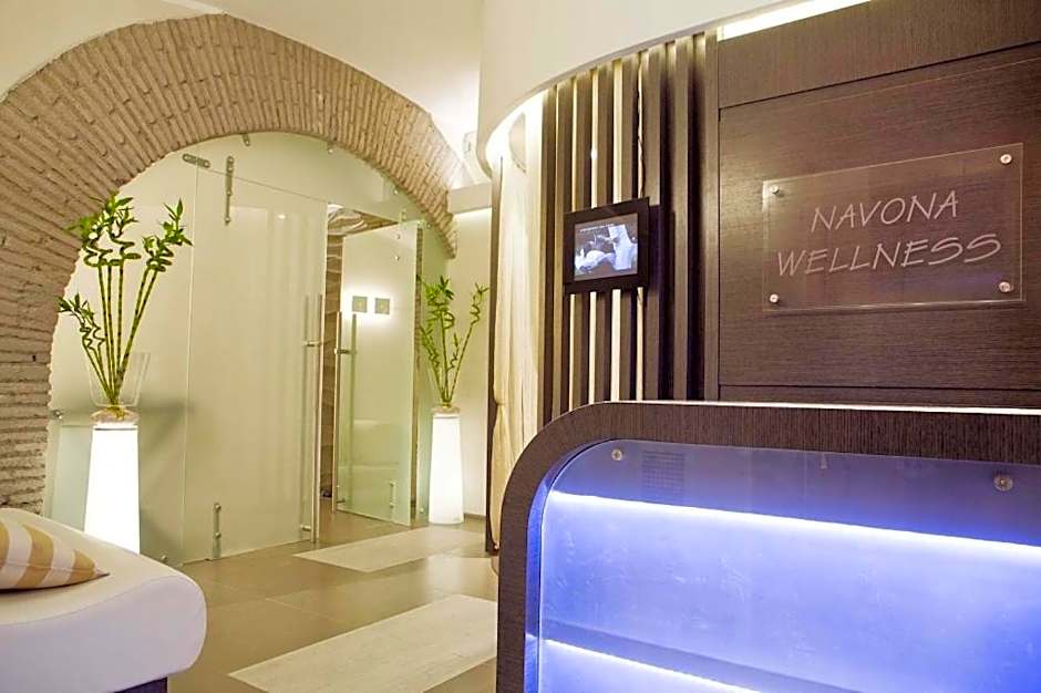 Navona Palace Luxury Inn