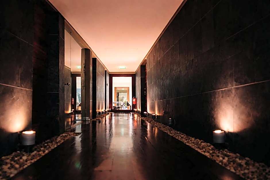 Convento do Espinheiro, Historic Hotel & Spa