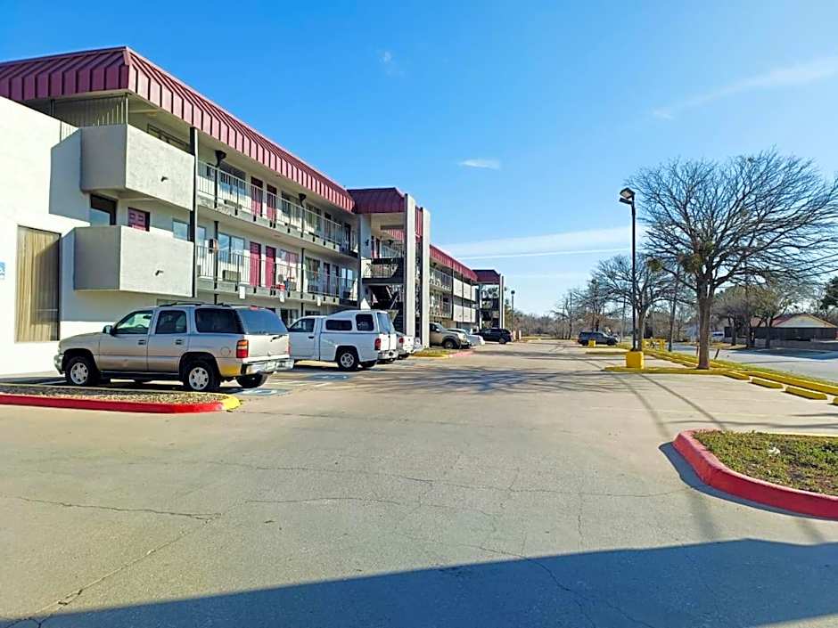 Travelers inn by OYO Wichita Falls