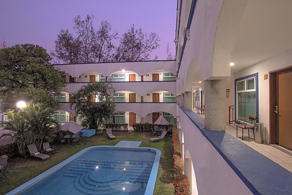 Hotel Arcos Aeropuerto