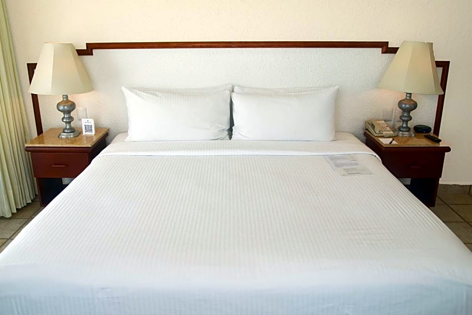 Emporio Ixtapa - with Optional All Inclusive