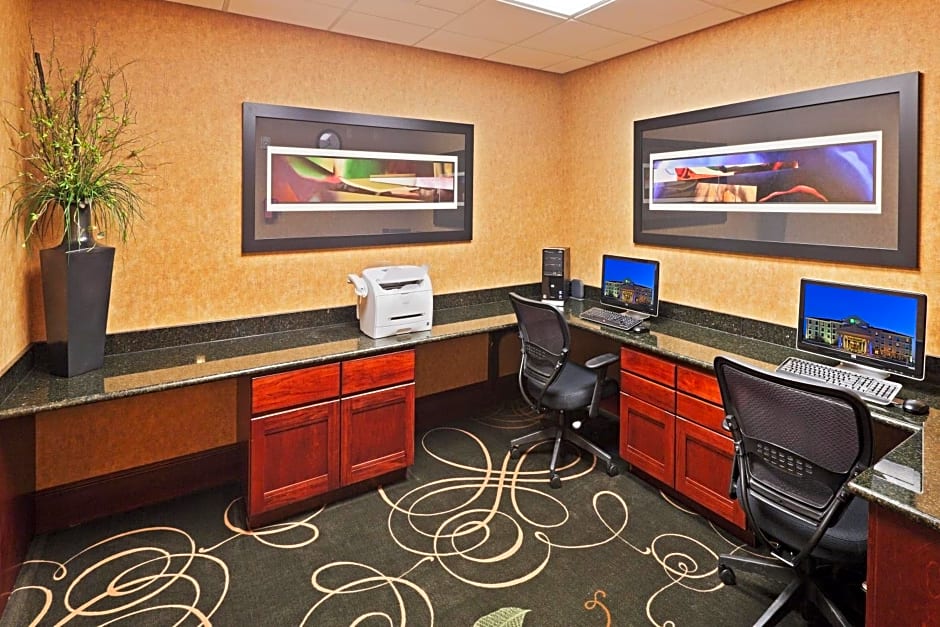 Holiday Inn Express & Suites Poteau By IHG
