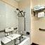 Super 8 by Wyndham Waycross GA