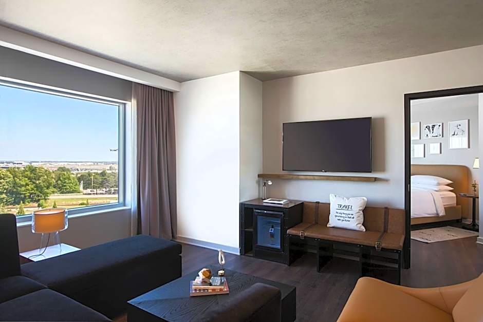 Renaissance by Marriott Atlanta Airport Gateway Hotel