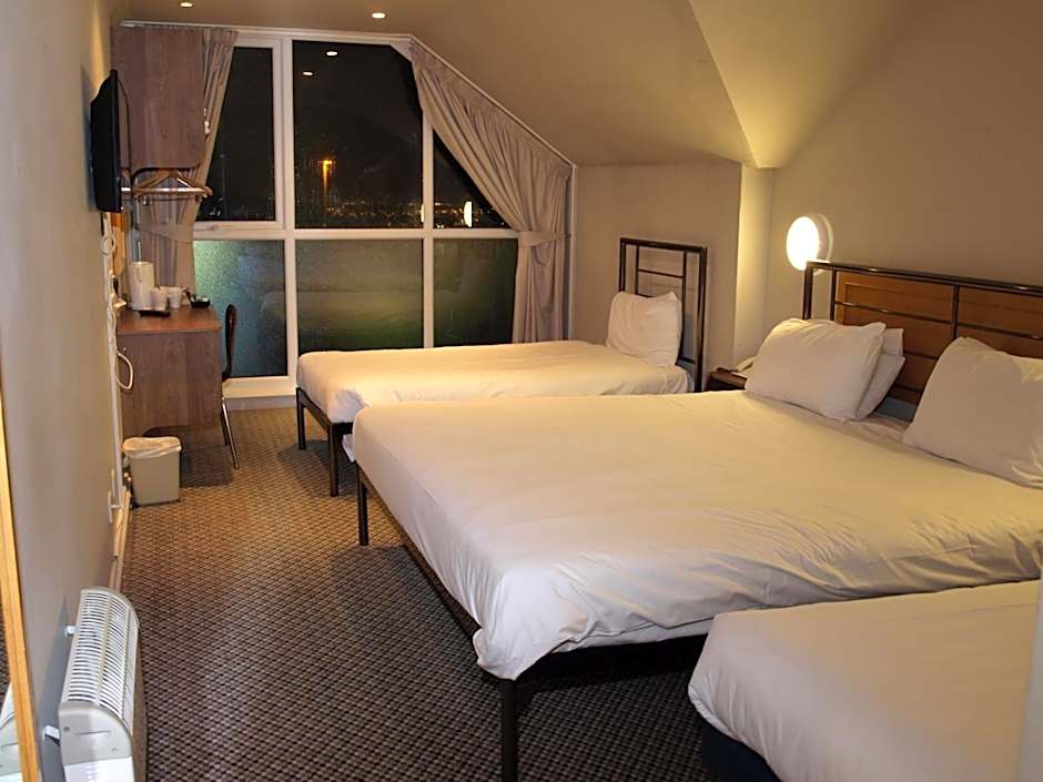 Photo 1 of 25 of Quadruple Room