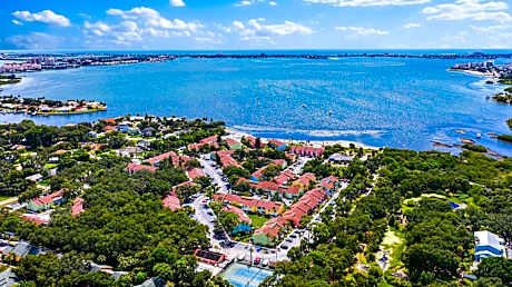 Walk to the Sand, Pool & Hot Tub Waterfront Oasis