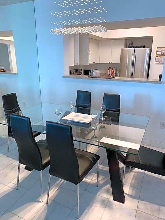 Beautiful 1 bedroom condo on the beach