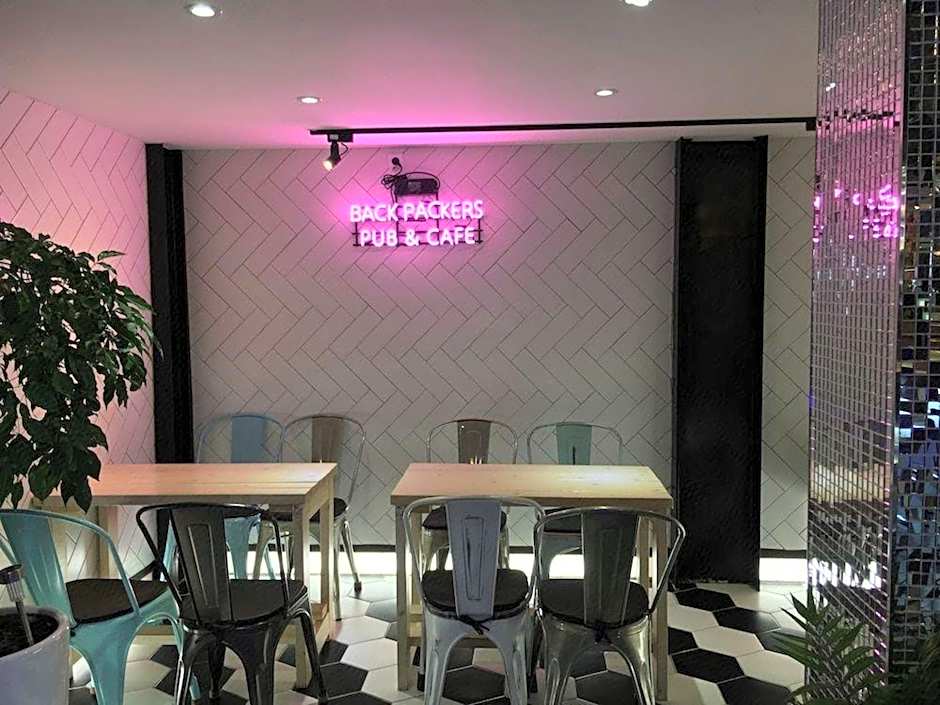 Backpackers In Yeosu