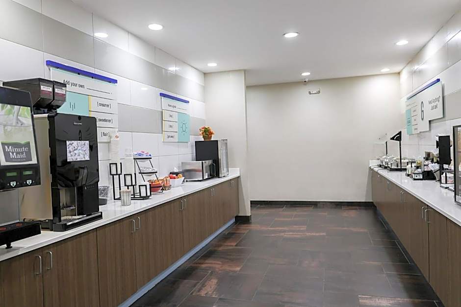 Garner Hotel Glen Burnie BWI Airport Area by IHG