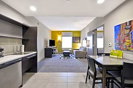 1 King Bed 1 Bedroom Suite Nonsmoking