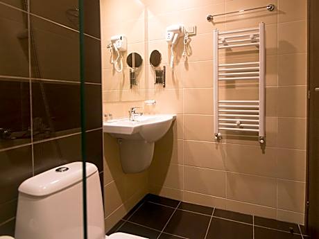 Twin Room (No Balcony) with Free Relax Zone