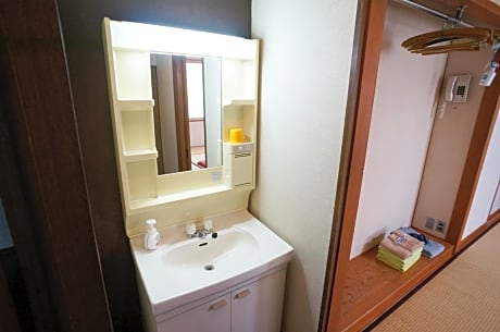 Japanese-Style Twin Room with Shared Bathroom