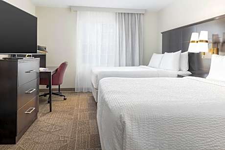 Two-Bedroom Suite with One King and Two Queen Beds