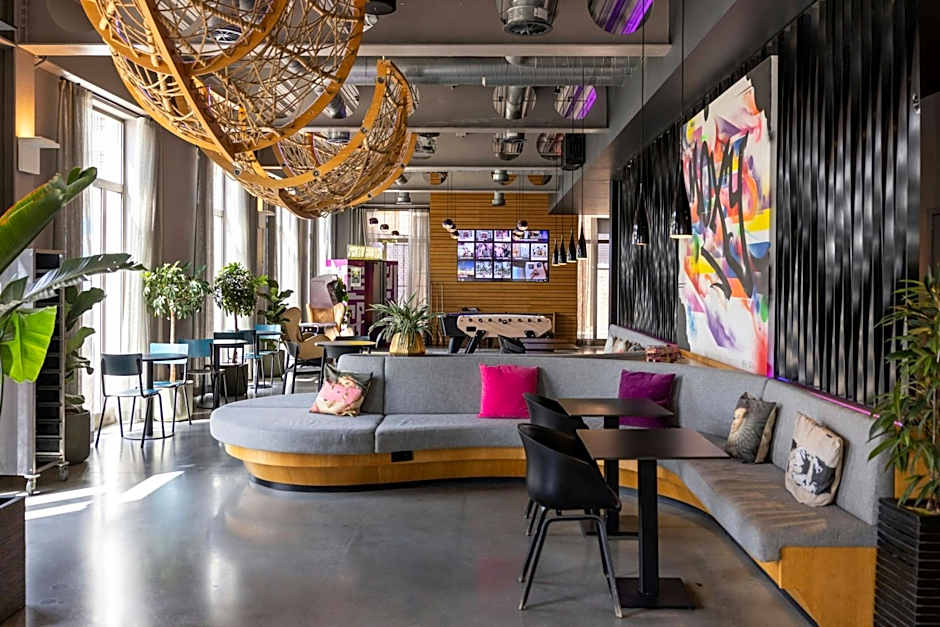 Moxy by Marriott London Excel
