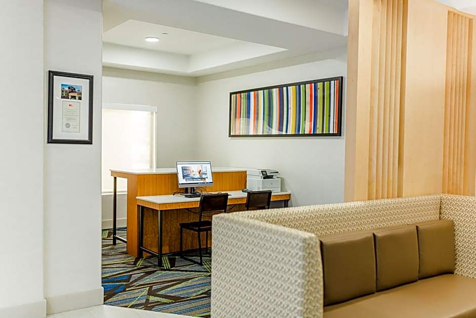 Holiday Inn Express - Andalusia By IHG