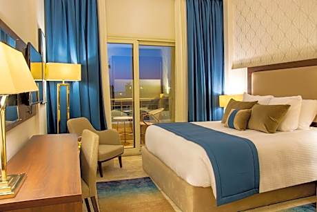 Deluxe Double or Twin Room with Pool View