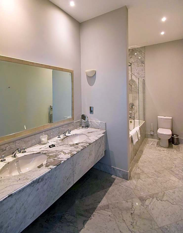 The Chatsworth Hotel