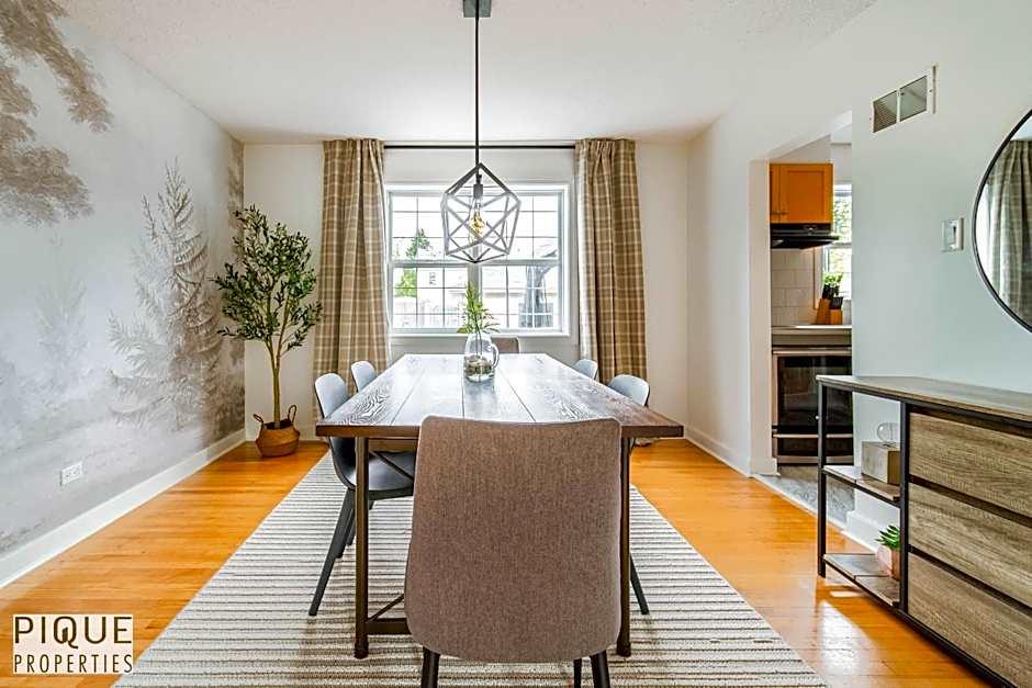 Nordic Spa Retreat - Hot Tub - King Bed- Firepit - BBQ!