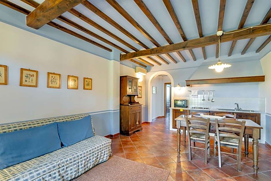 ISA-Holiday-Home with swimming-pool in San Gimignano, apartments with air conditioning and private outdoor area