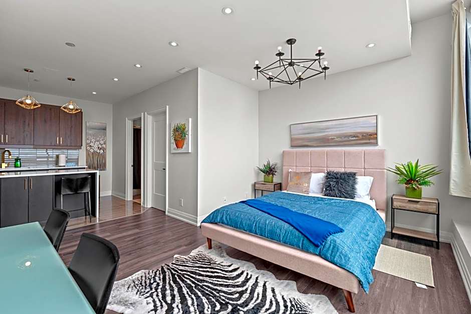 Bright Suites Finch West steps to Metro by hotel DUKE