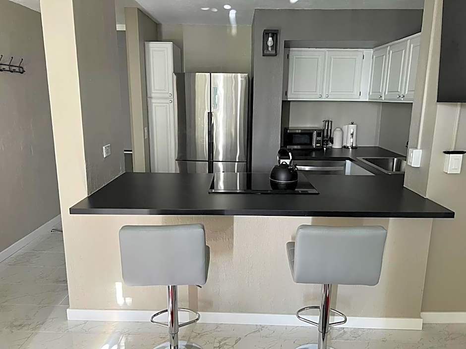 Stunning Views Best location in Hilo 2BR modern Condo