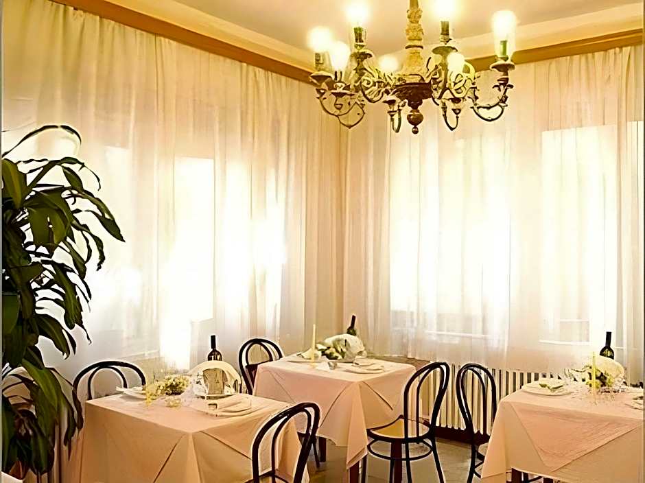 Cosmopolitan Hotel
