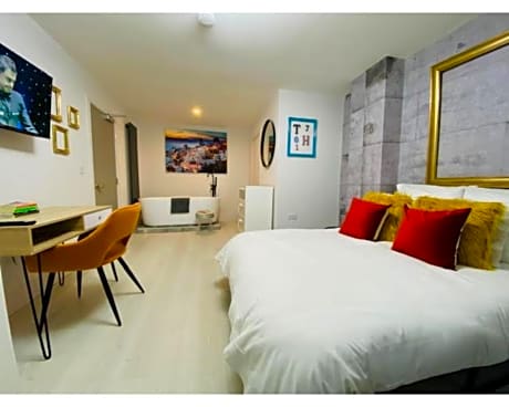 Townhouse PLUS @ Lower Beth Street Stoke