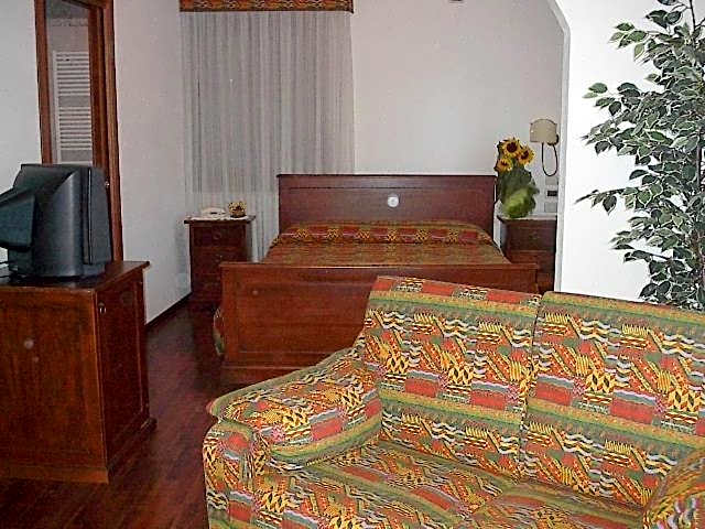 Photo 1 of 4 of 1 Double Bed or 2 Beds