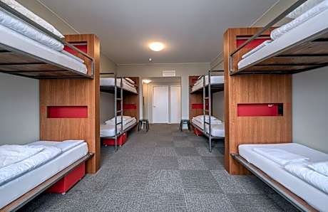 Single bed in 8-Bed FEMALE Dorm with Private Bathroom