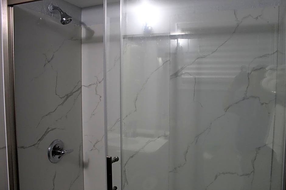 Quality Inn - On The Lake Clarksville-Boydton