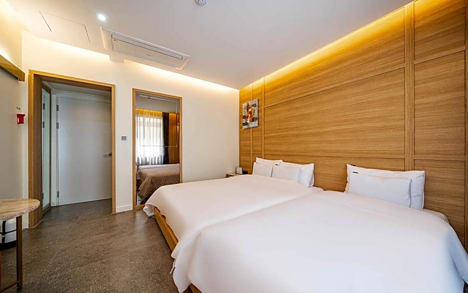 Hound Hotel Suncheon station