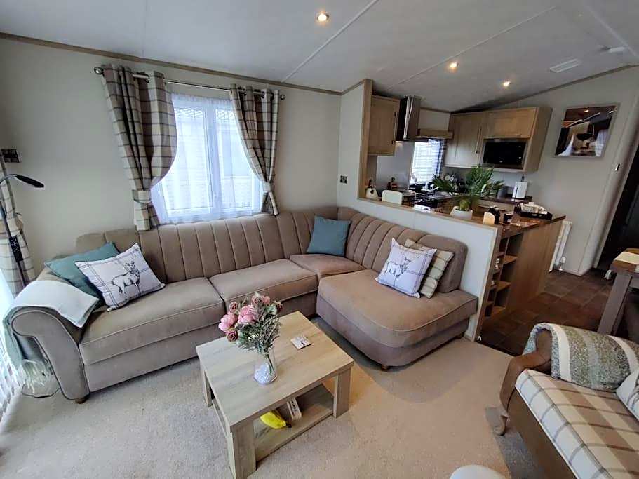 Forest Getaway, sleeps 6 at Bashley, leisure PASS included