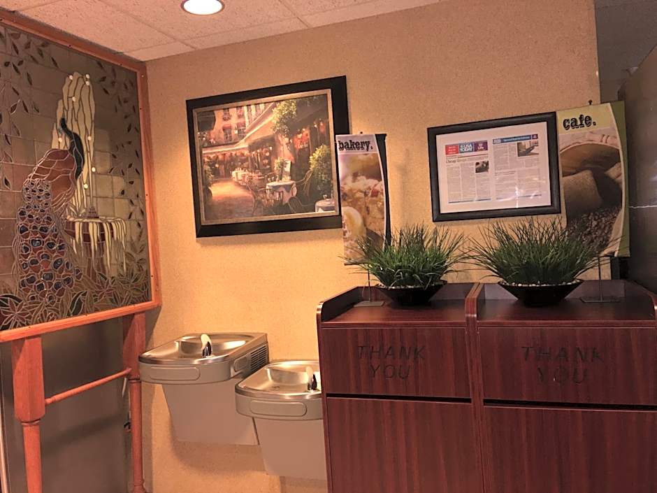 Microtel Inn & Suites By Wyndham Indianapolis Airport
