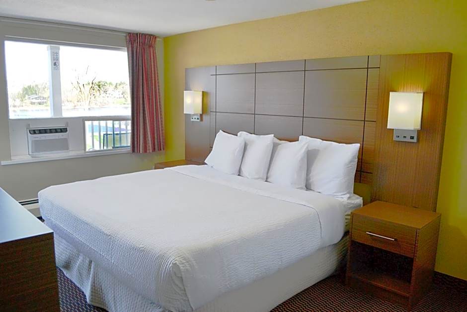 Motel 6 Campbellford, ON