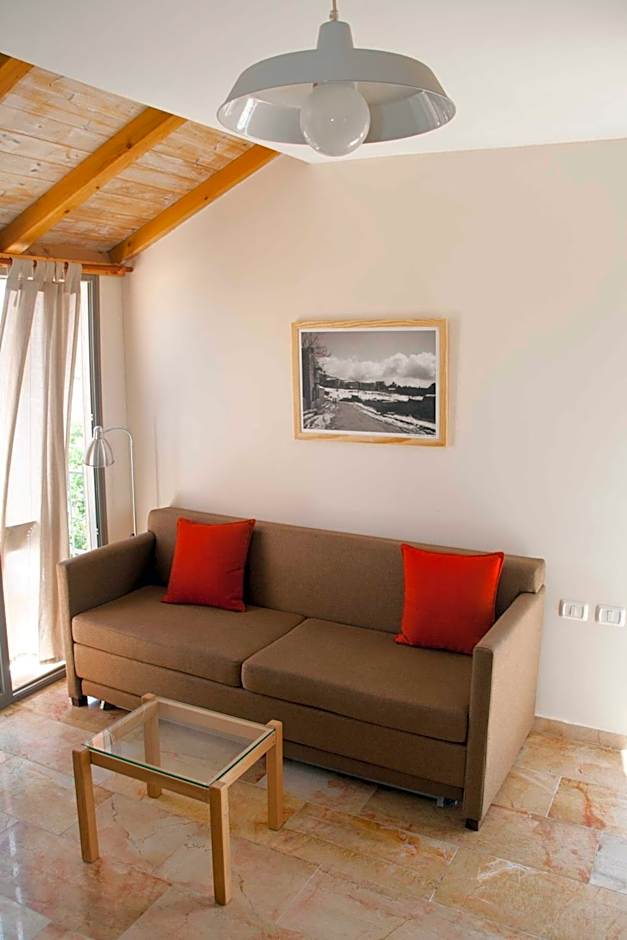 The Market Courtyard - Suites Hotel