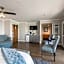 456 Embarcadero Inn & Suites