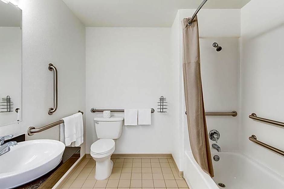 Motel 6 Ogden, UT- Downtown