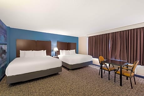 2 King Beds, Mini Suite